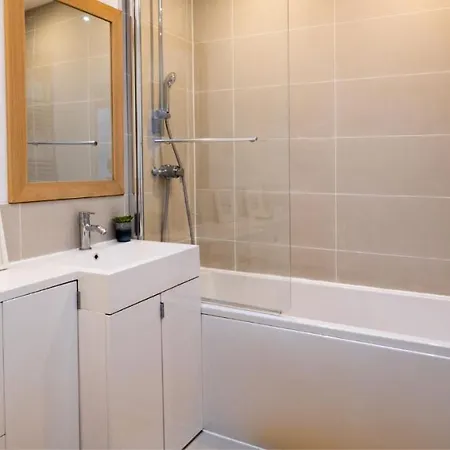 Cambridge Stays - 2Br Flat - Walk To Train Station & The Centre - Prime Location - Free Allocated Parking Exterior photo