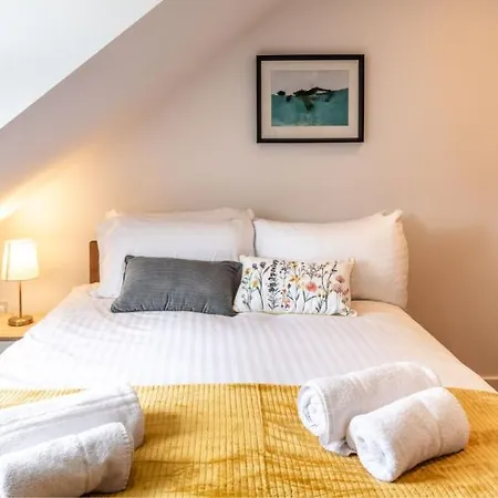 Cambridge Stays - 2Br Flat - Walk To Train Station & The Centre - Prime Location - Free Allocated Parking Exterior photo