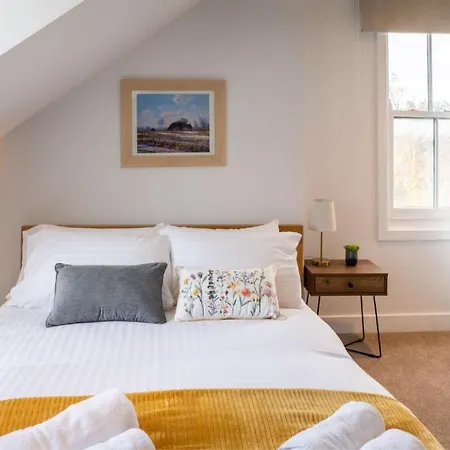 Cambridge Stays - 2Br Flat - Walk To Train Station & The Centre - Prime Location - Free Allocated Parking Exterior photo