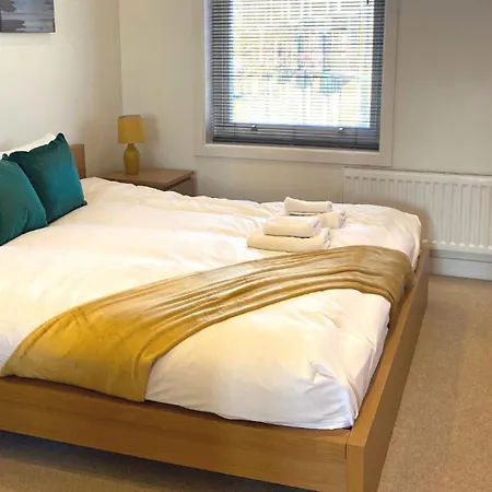 Cambridge Stays - 2Br Flat - Walk To Train Station & The Centre - Prime Location - Free Allocated Parking Exterior photo