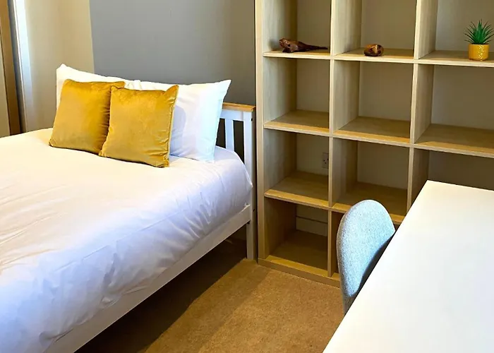 Cambridge Stays - 2Br Flat - Walk To Train Station & The Centre - Prime Location - Free Allocated Parking