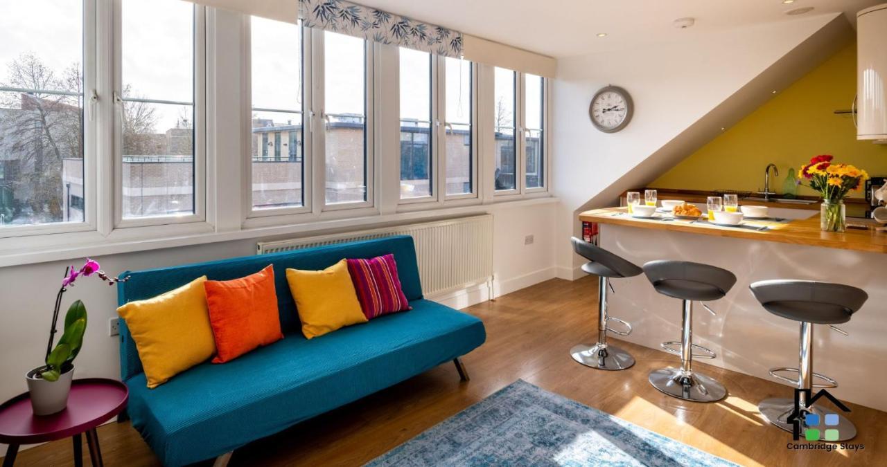 Apartment - 2br Flat - Walk To Train Station & The Centre - Prime Location - Free Allocated Parking