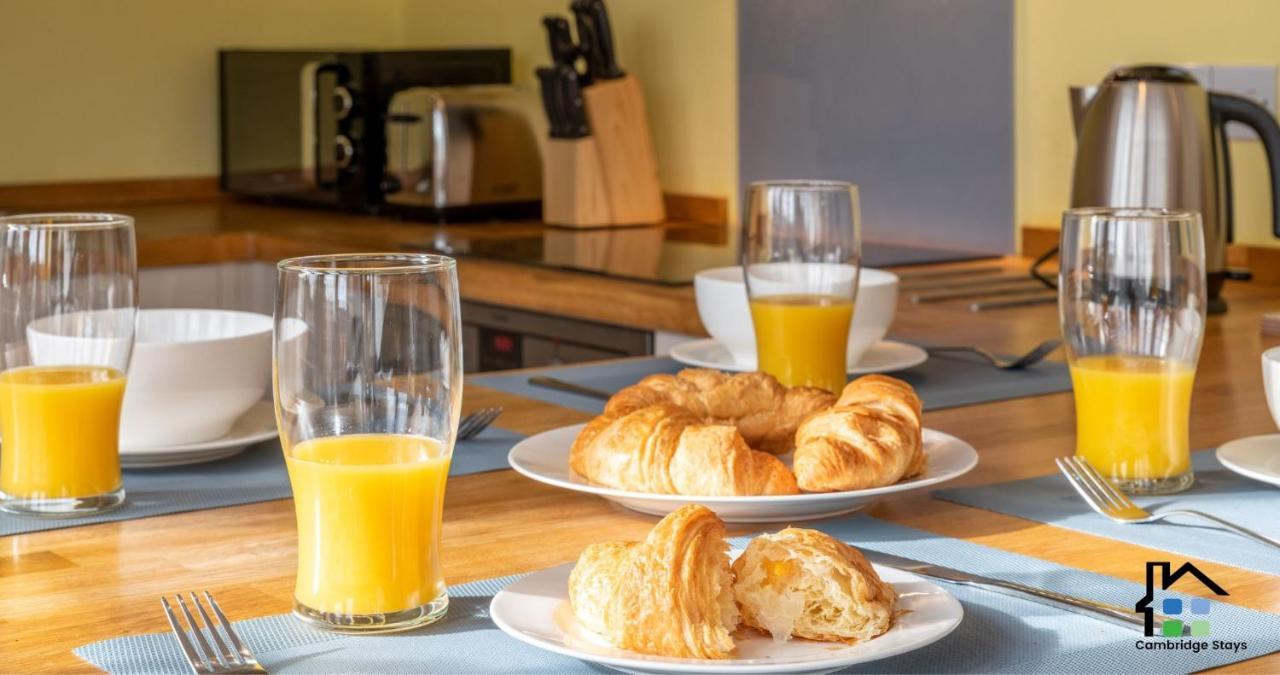Apartment - 2br Flat - Walk To Train Station & The Centre - Prime Location - Free Allocated Parking