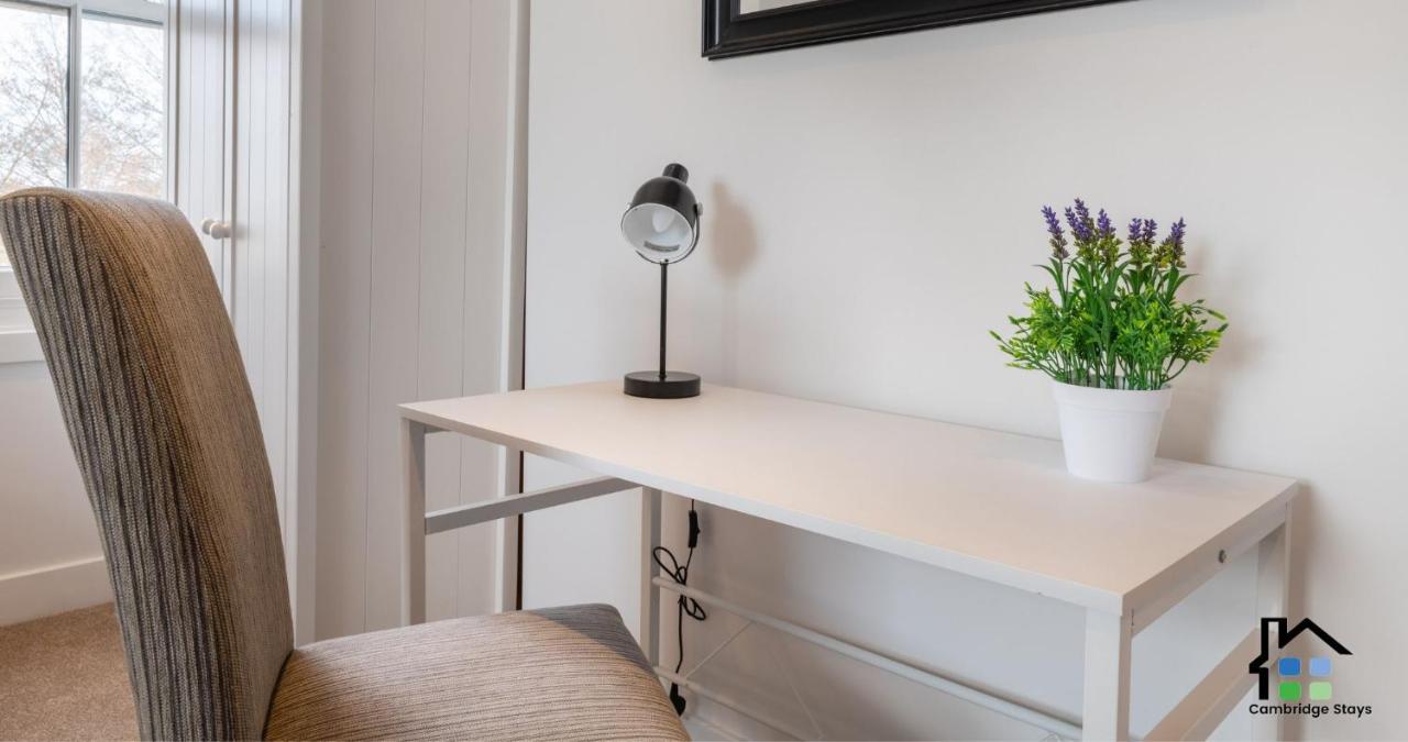 Apartment - 2br Flat - Walk To Train Station & The Centre - Prime Location - Free Allocated Parking